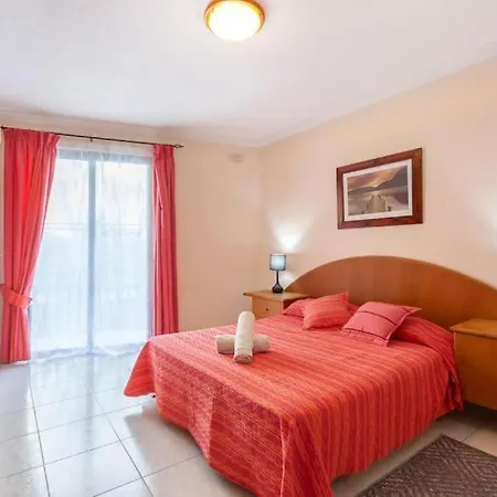 Comfortable, Spacious 2 Bed Apt Just Off The Coast By 360 Estates By 360 Estates