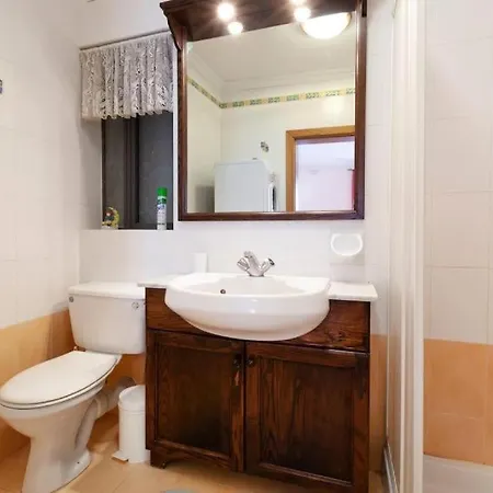 Comfortable, Spacious 2 Bed Apt Just Off The Coast By 360 Estates By 360 Estates
