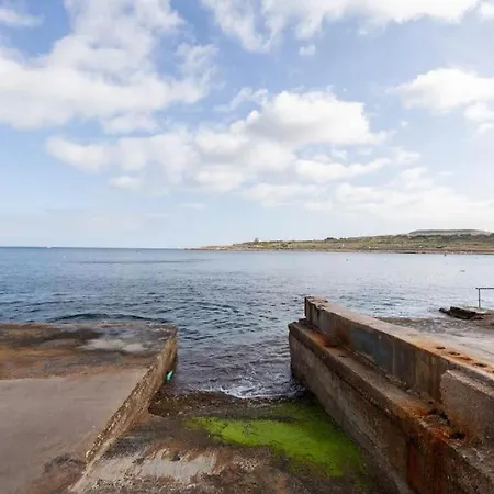 Comfortable, Spacious 2 Bed Apt Just Off The Coast By 360 Estates By 360 Estates St Paul's Bay