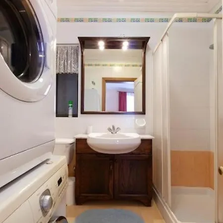 Apartman Comfortable, Spacious 2 Bed Apt Just Off The Coast By 360 Estates By 360 Estates