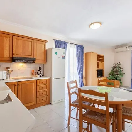 Comfortable, Spacious 2 Bed Apt Just Off The Coast By 360 Estates By 360 Estates Apartman