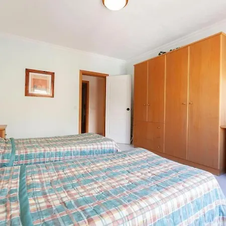 Comfortable, Spacious 2 Bed Apt Just Off The Coast By 360 Estates By 360 Estates